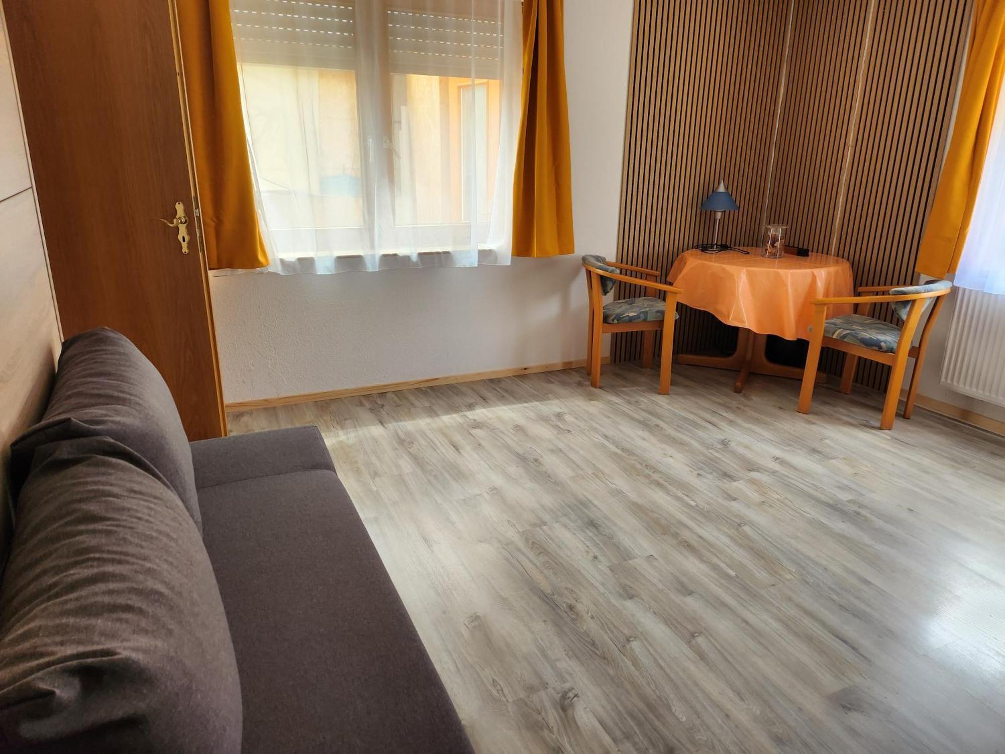 Schellis Gaestezimmer 恩可洛斯特勒 外观 照片